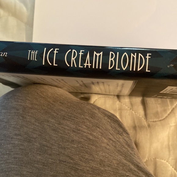 The ICE CREAM BLONDE - The Whirlwind Life and Mysterious Death of Thelma… - Picture 2 of 4